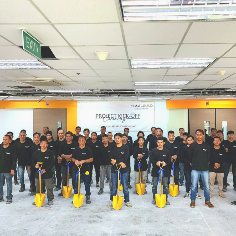 Figari Construction Team photo opportunity with construction workers during project kick off