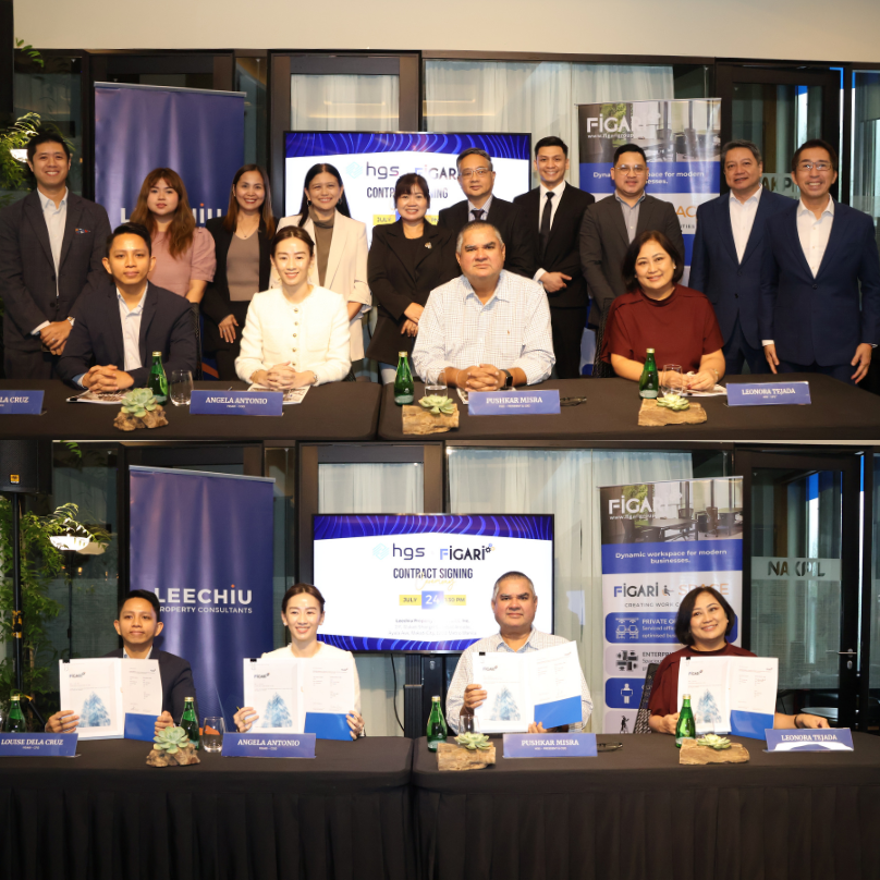 Group photo of Figari and HGS teams after signing the business contract